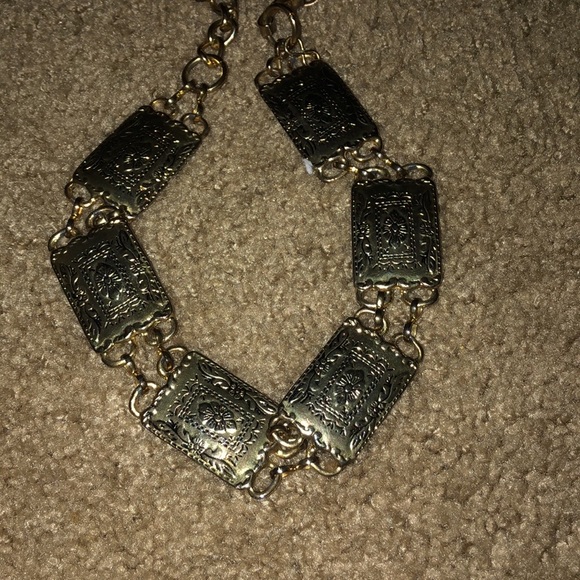 Womens Concho Style Silver Metal Adjustable Belt - Picture 4 of 5